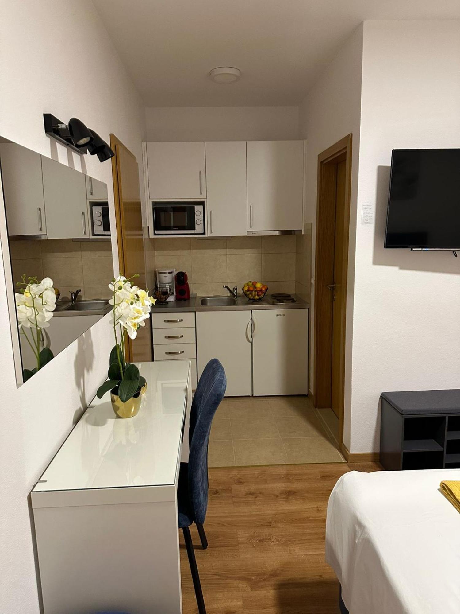 Apartmani Vice Brela Exterior photo